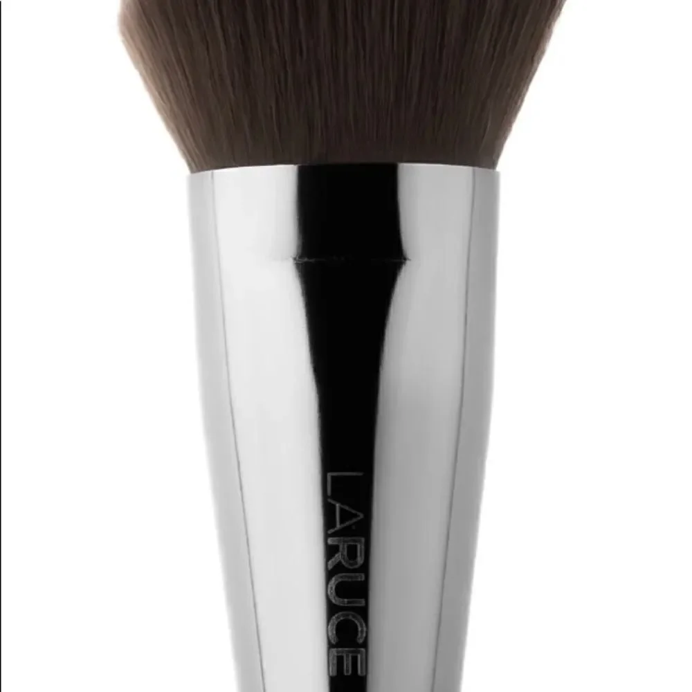 LARUCE Angle Contour Brush ! Amazing quality